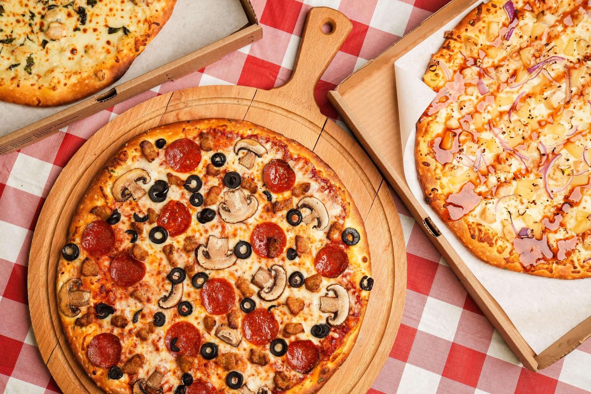 Freshly baked Rock Creek pizza with fresh toppings
